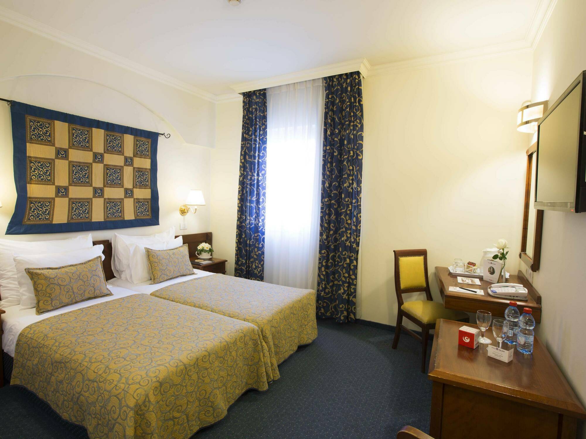 Prima Palace Hotel Yerusalem Bagian luar foto